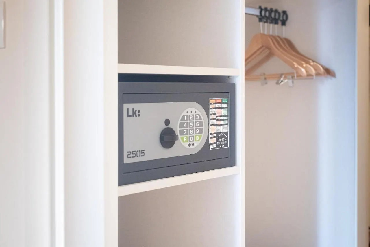 Hotel Pirineos Figueres By Pierre & Vacances فيغيريس