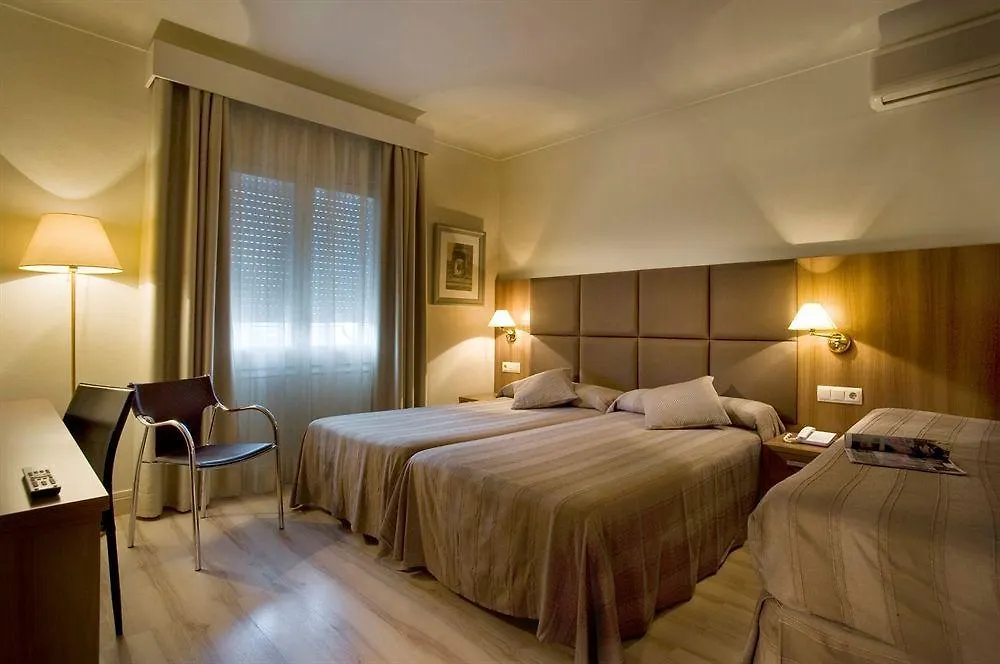 Hotel Pirineos Figueres By Pierre & Vacances