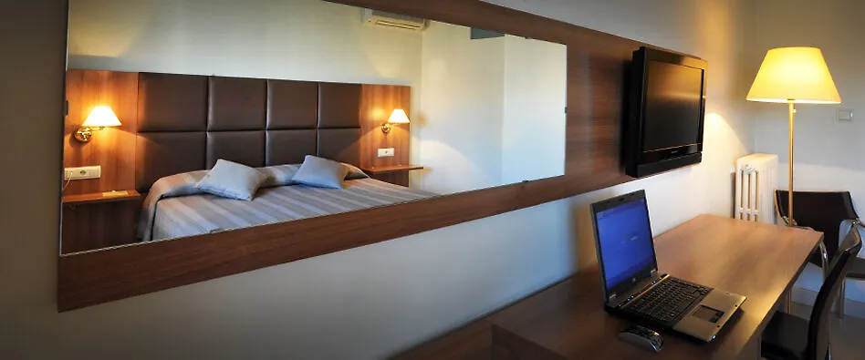 Hotel Pirineos Figueres By Pierre & Vacances  فيغيريس